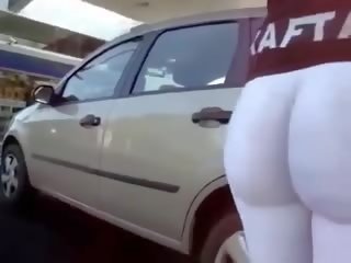 Stor röv vid gas station mov