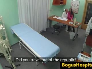 Amatieri slimnīca cepums cockriding viņai medicīnas studenti vīrietis